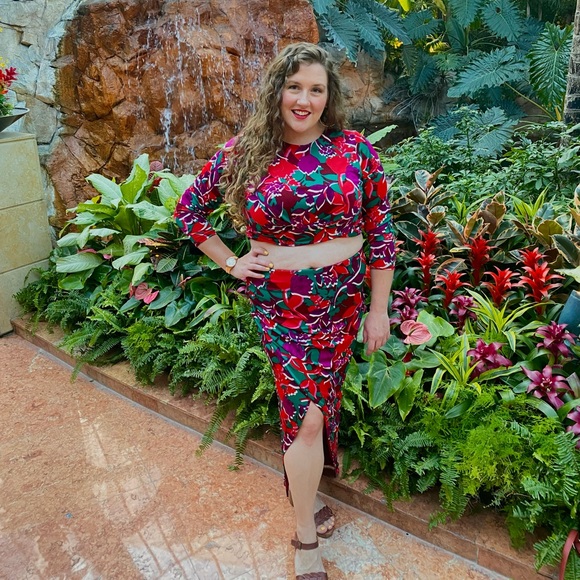 Meet your Posher, Alyssa - Picture 3 of 4